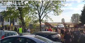 [VIDEO] Setki wolontariuszy, ślady bosych stóp i silna reakcja psa zaginionego Piotra Nowarkiewicza!