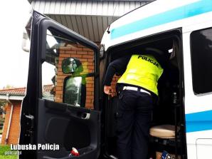 Wjechał TIRem w budynek marketu. Mogło dojść do tragedii