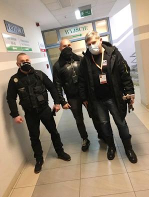 [VIDEO] Wielki sukces Krzysztofa Rutkowskiego! Po porwaniu dziecka, ojciec zgodził się dziś porozumieć z matką przed Sądem Okręgowym w Częstochowie!