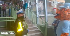 [VIDEO] Pokażecie mi proszę jak wygląda Policja! Marzenia 7 – letniego Andrzejka spełniły się dzięki policjantom!