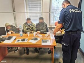 Dwóch uzbekistańczyków przewoziło ośmiu obywateli Iraku