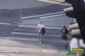 [WIDEO] Niebezpieczne potrącenie nastolatków uchwyciła kamera – policjanci wyjaśniają okoliczności