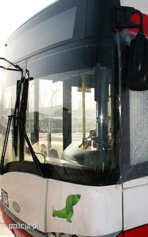 19-latek strzelał do miejskiego autobusu. Wyglądało to jak 