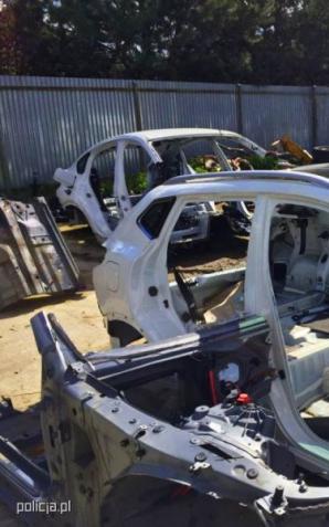 Bydgoscy policjanci odzyskali skradzione audi i zlikwidowali dziuplę samochodową
