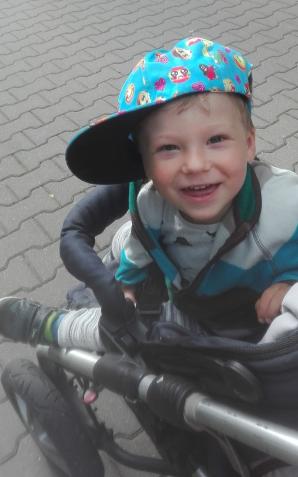 Antoś cierpi na wadę stóp nazywaną stopy końsko-szpotawe. Jedyną możliwością jest operacja. Jej termin wyznaczono na październik 2017 roku. Pomóżmy zebrać fundusze na jej realizację! 