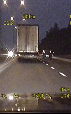 Pędził przez miasto TIR-em bez prawa jazdy i z zakazem