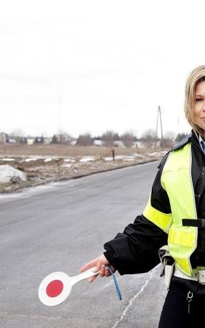 Piła: o krok od tragedii. Tylko czujność uratowała pieszego przed śmiercią