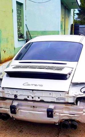 [VIDEO] Rozbierali luksusowe auta by zaniżyć ich wartość do opodatkowania