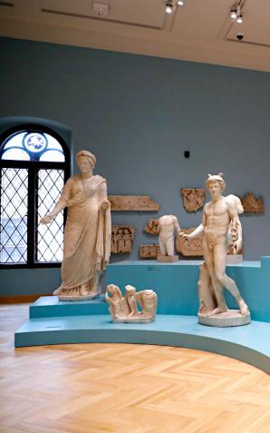 Galeria Sztuki Starożytnej czeka na otwarcie, rusza remont Klasztorku – minister kultury o inwestycjach Muzeum Narodowego w Krakowie