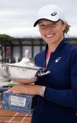 Pokonała Argentynkę, Ukrainkę i Czeszkę. Iga Świątek zwyciężczynią turnieju WTA w Rzymie! A teraz będzie bronić tytułu w Paryżu!