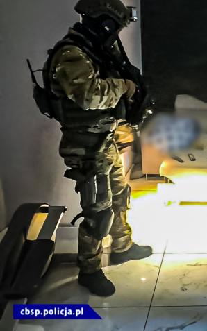 [VIDEO] Największe przejęcie narkotyków syntetycznych w Polsce – CBŚP wyeliminowało blisko tonę środków psychotropowych