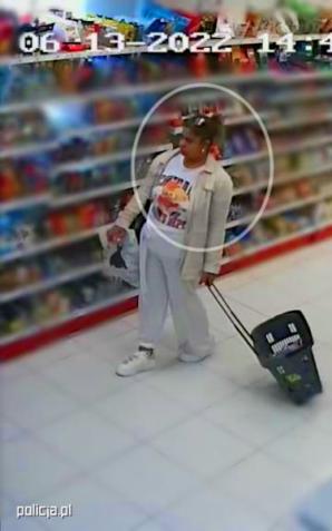 Uwaga! Ta kobieta odpowiedzialna jest za przestępstwo na tzw. Wnuczka. Oszustka wykorzystała 81-letnią seniorkę