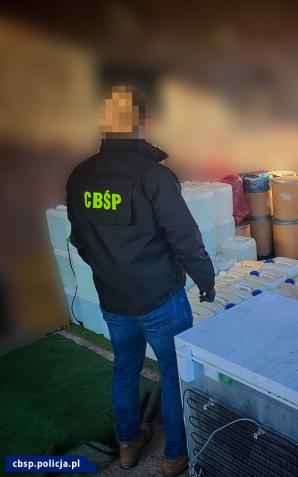 [VIDEO] Wpadli w trakcie produkcji „kryształu” - akcja CBŚP