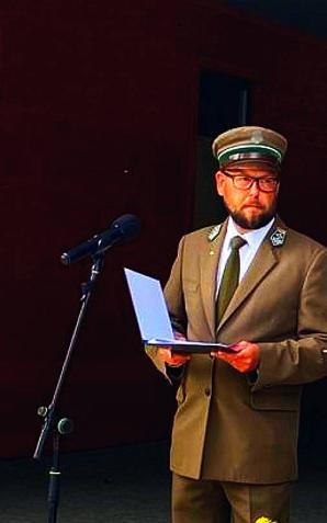 Wiceminister Edward Siarka na uroczystym otwarciu „Wilczego Szańca”