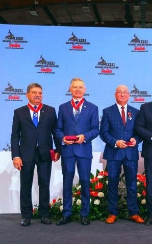 Prezydent RP Andrzej Duda wziął udział w XXXI Krajowym Zjeździe Delegatów NSZZ Solidarność i podkreślał, że dzięki realizacji społecznych postulatów i zamierzeń, Polska dzisiaj wygląda nieporównywalnie lepiej