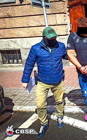 [VIDEO] Zamiast na Cypr trafili w ręce policjantów CBŚP