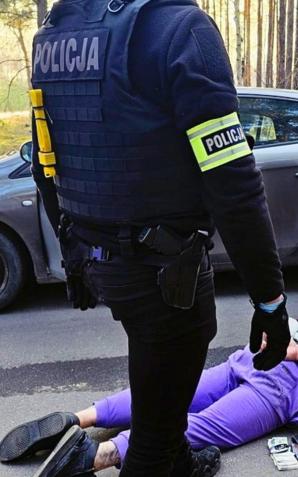 [VIDEO] Policjanci rozbili grupę przestępczą zajmującą się kradzieżami pojazdów. Straty oszacowano na blisko milion złotych