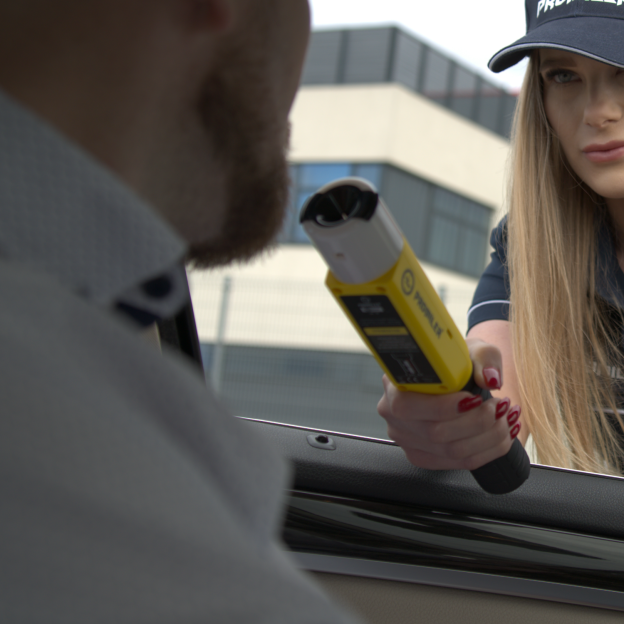 Policjant po służbie zatrzymał pijanego kierowcę mercedesa