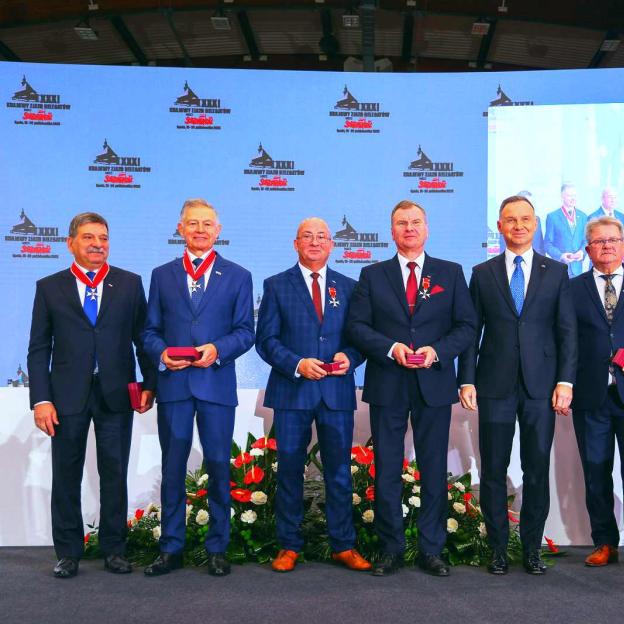 Prezydent RP Andrzej Duda wziął udział w XXXI Krajowym Zjeździe Delegatów NSZZ Solidarność i podkreślał, że dzięki realizacji społecznych postulatów i zamierzeń, Polska dzisiaj wygląda nieporównywalnie lepiej