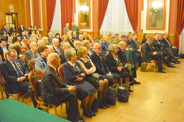 Bydgoszcz:  W poniedziałek odbyła się uroczystość wręczenia Krzyży Wolności i Solidarności 