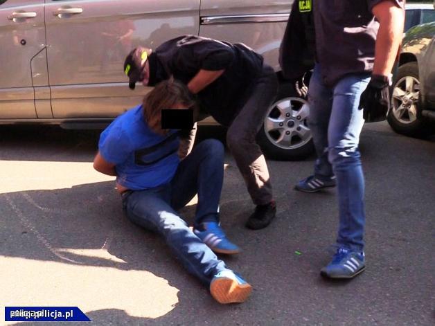 [VIDEO] Rozbity międzynarodowy czesko-słowacko-ukraińsko-polski gang narkotykowy. Zatrzymano 44 osoby