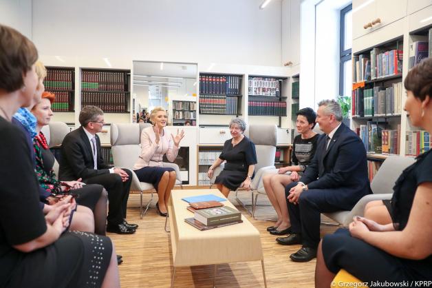Pierwsza Dama: Nowoczesna biblioteka to okno na świat