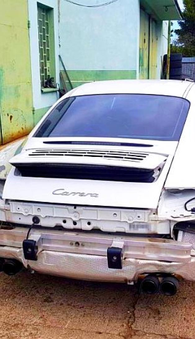 [VIDEO] Rozbierali luksusowe auta by zaniżyć ich wartość do opodatkowania