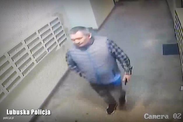 Robił na policjanta. Odebrał pieniądze. Poznajesz tego człowieka