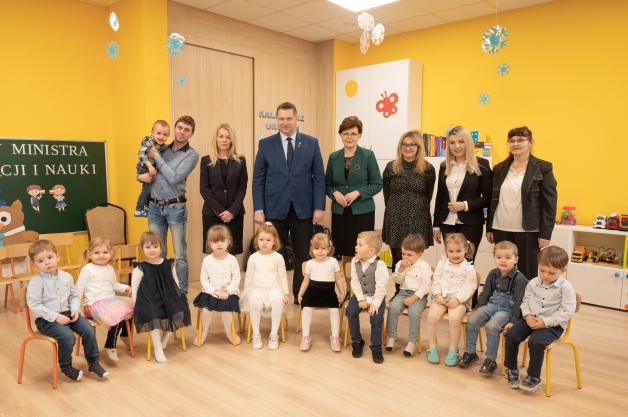 [VIDEO] Minister Przemysław Czarnek odwiedził Przedszkole Niepubliczne „Złota Rybka” w Dominowie
